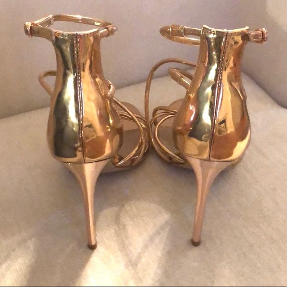 STEVE MADDEN ‘Satire’ Rose Gold Sandals - Picture 9 of 13